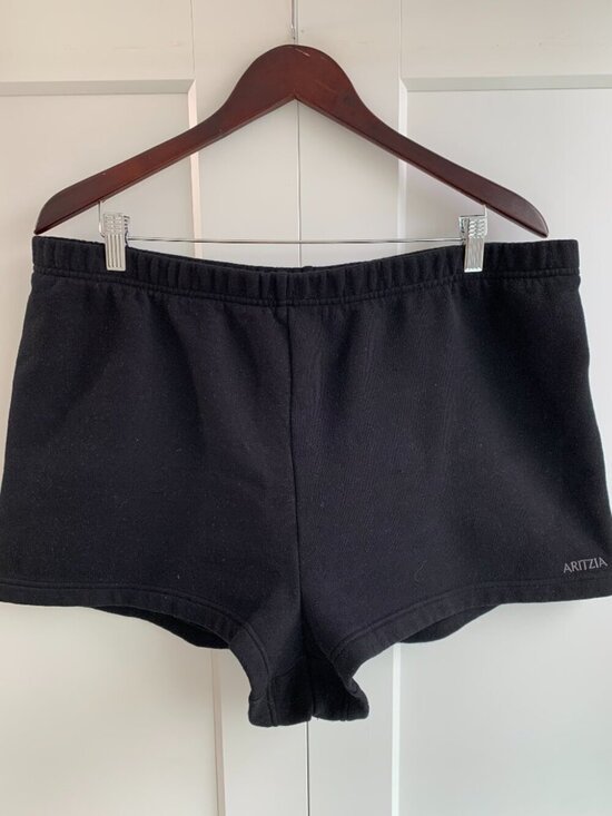 Aritzia Pants - Aritizia COZY Sweatfleece perfect fit High Rise Mini Short in Black size S